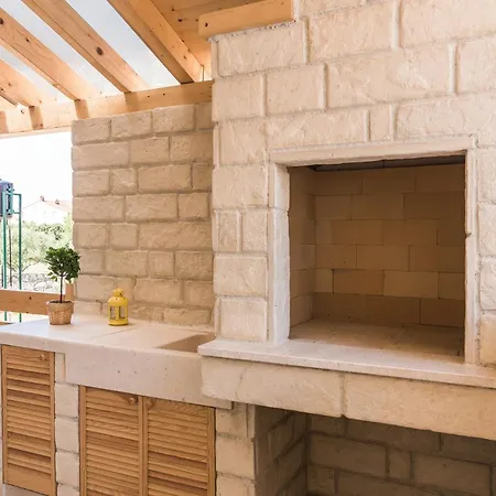 Karla Mara Ana Ivan & Jo Apartmán *