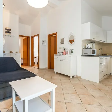 Karla Mara Ana Ivan & Jo Apartamento