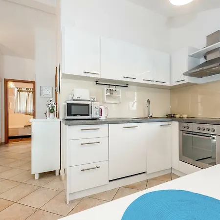 Karla Mara Ana Ivan & Jo Apartmán *