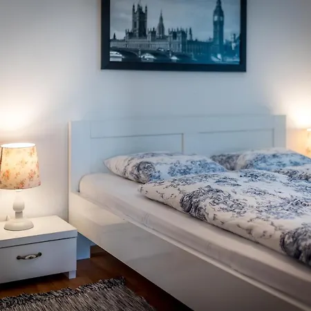 Karla Mara Ana Ivan & Jo Apartmán