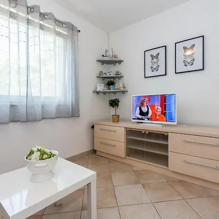 Daire Karla Mara Ana Ivan & Jo Srima