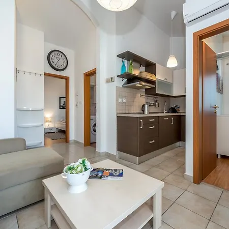 Karla Mara Ana Ivan & Jo Apartmán