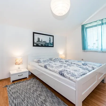 Karla Mara Ana Ivan & Jo Apartmán