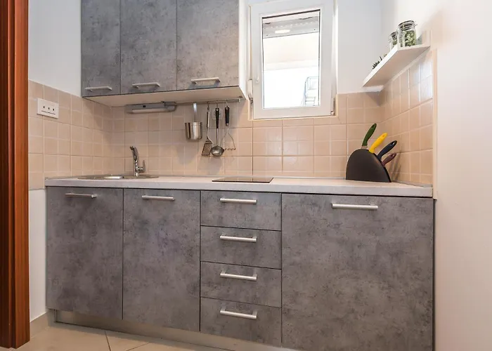 Karla Mara Ana Ivan & Jo Apartman *