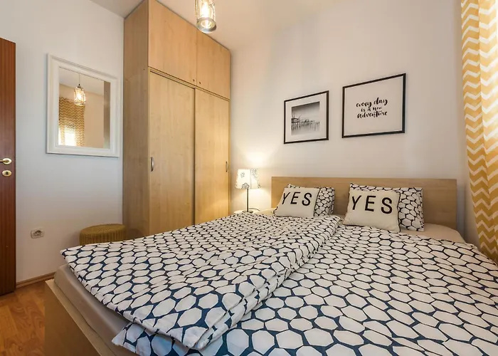 Karla Mara Ana Ivan & Jo Apartman Srima