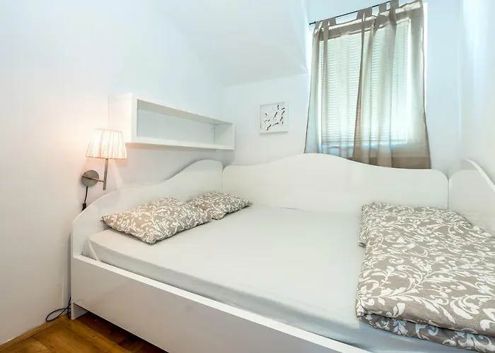 Karla Mara Ana Ivan & Jo *