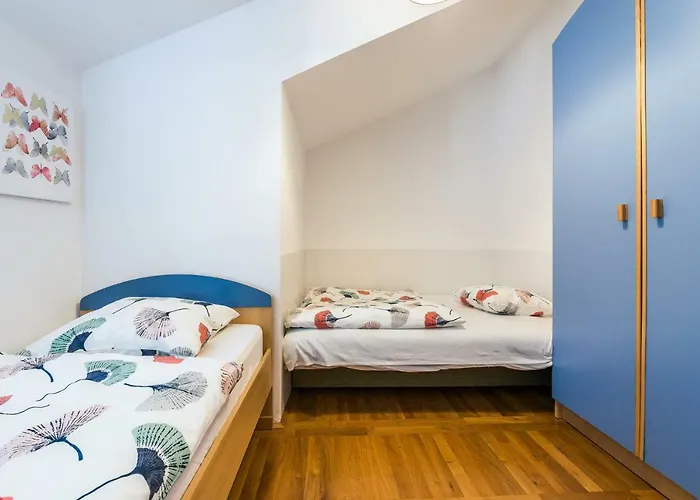 Karla Mara Ana Ivan & Jo Apartamento