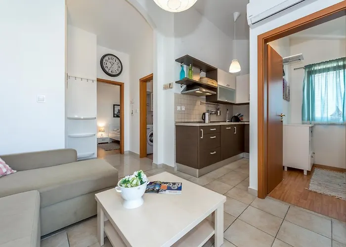 Karla Mara Ana Ivan & Jo Apartman